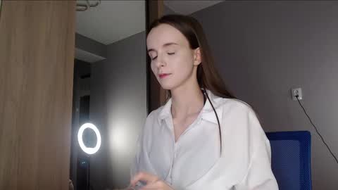 Snapshot of anny_meow chatting on 02.19.25 Ann  My current schedule is below  online show from 02.19.25