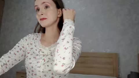 Snapshot of anny_meow chatting on 10.24.25 Ann  My current schedule is below  online show from 10.24.25