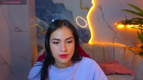 Live 1500am 2100pm COLOMBIAN HOUR online show from 04.18.26