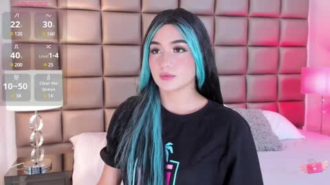 Snapshot of annyhizzle chatting on 02.14.25 online show from 02.14.25