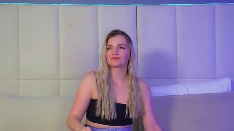 Snapshot of annyraii chatting on 11.24.25 annyraii online show from 11.24.25