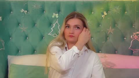 Snapshot of annyraii chatting on 12.02.25 annyraii online show from 12.02.25