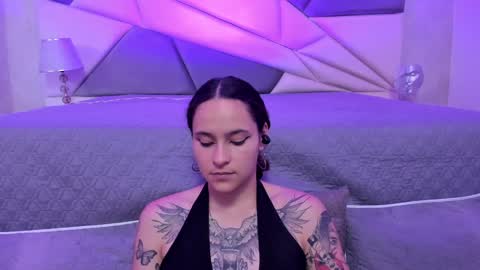 AnnyT online show from 01.15.25