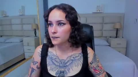 AnnyT online show from 10.13.25