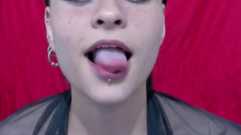 AnnyT online show from 04.13.26