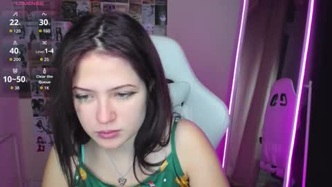 Snapshot of anora_millerr chatting on 10.08.25 Anora online show from 10.08.25