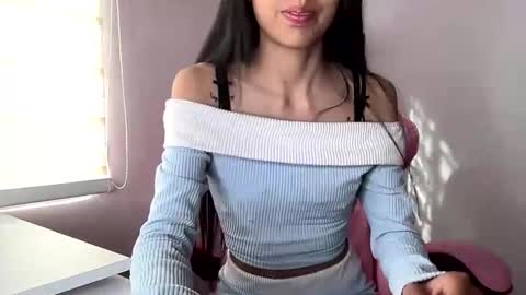 Snapshot of anotella_aa chatting on 11.26.25 anotella_aa online show from 11.26.25