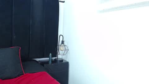 Snapshot of anthonelaa__ chatting on 03.05.25 Anthonelaa online show from 03.05.25