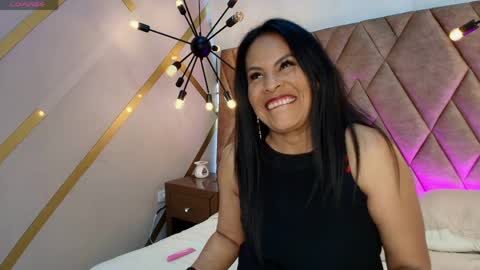 Anthonelaa   online show from 05.08.26