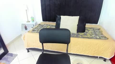       online show from 01.06.25