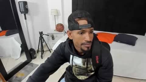       online show from 10.05.25