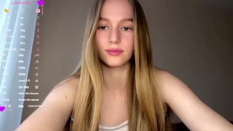 Snapshot of antionettepulgarin chatting on 05.08.26 Viktoria online show from 05.08.26