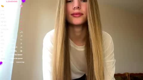 Snapshot of antionettepulgarin chatting on 05.23.26 Viktoria online show from 05.23.26