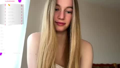 Snapshot of antionettepulgarin chatting on 05.24.26 Viktoria online show from 05.24.26