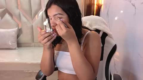 Antonela online show from 12.18.25