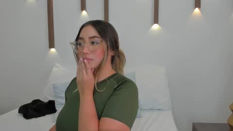 A N T O N E L L A  online show from 01.21.25