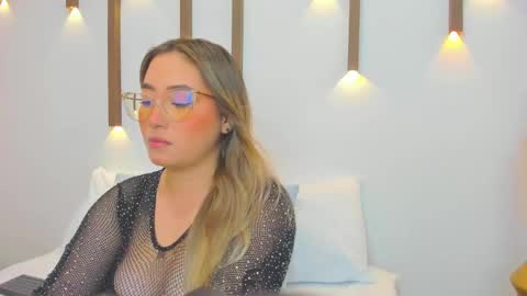 A N T O N E L L A  online show from 02.18.25