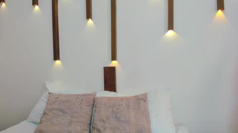 A N T O N E L L A  online show from 03.04.25