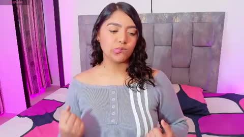 Snapshot of antonella_hot_x chatting on 06.30.26 Antonella online show from 06.30.26