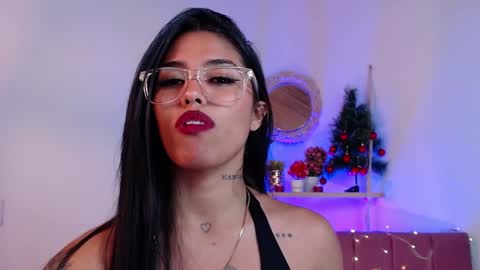 Snapshot of antonella_miller18 chatting on 12.20.24 Antonella online show from 12.20.24