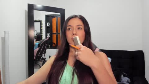 Snapshot of antonella_naughty1 chatting on 02.04.25 antonella online show from 02.04.25