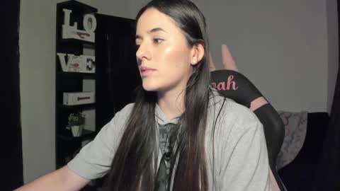 Snapshot of antonella_naughty1 chatting on 09.22.25 antonella online show from 09.22.25