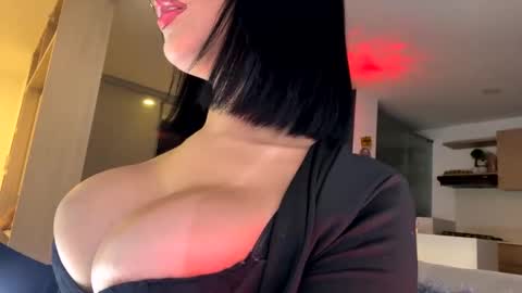 Snapshot of antonella_silva chatting on 11.18.25 Anto online show from 11.18.25