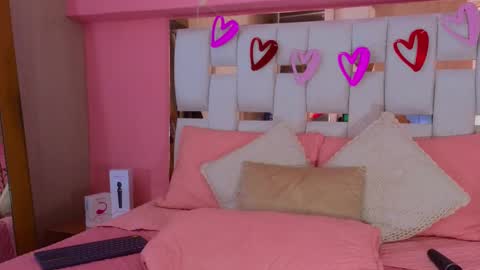    online show from 03.04.25