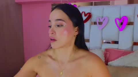 Snapshot of antonellaa_hanks chatting on 03.05.25 online show from 03.05.25