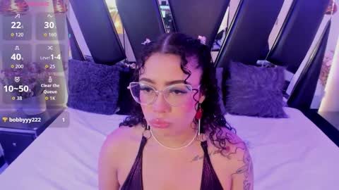 A N T O N E L L E  online show from 11.09.25