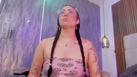 A N T O N E L L E  online show from 03.15.26