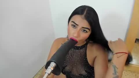 Antonia online show from 07.04.26
