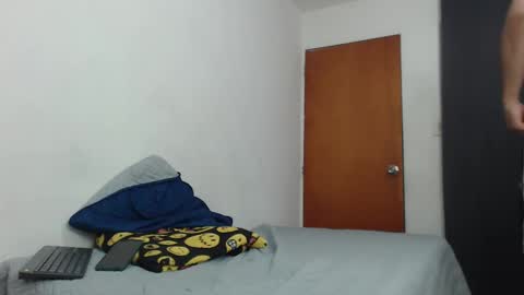 Snapshot of antony_smithh chatting on 02.06.25 antony_smithh online show from 02.06.25