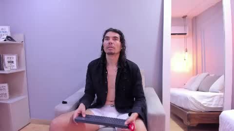Snapshot of antonystone_ chatting on 06.26.26 Antony Stone online show from 06.26.26