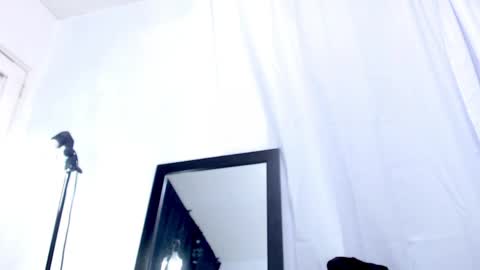 Instagram miguelangel1802  online show from 04.12.26