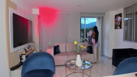 Maria Antonia online show from 11.05.25