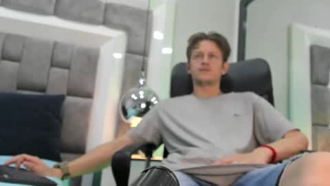 Anthony King online show from 10.08.25
