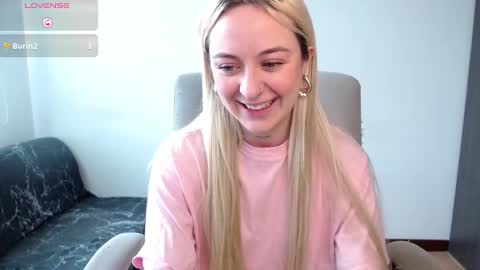 Snapshot of anttoniia chatting on 01.08.25 Antonia online show from 01.08.25