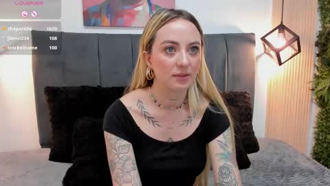 Snapshot of anttoniia chatting on 09.15.25 Antonia online show from 09.15.25