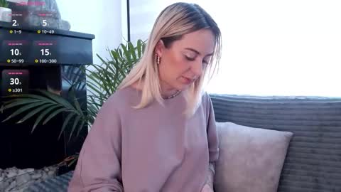 Snapshot of anttoniia chatting on 10.08.25 Antonia online show from 10.08.25