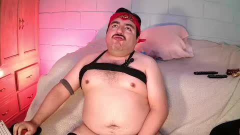 Snapshot of anuarfox chatting on 10.08.25 AnuarFox online show from 10.08.25