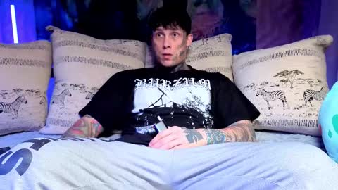 Tom online show from 12.23.25