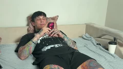 Snapshot of anubisgod88 chatting on 05.11.26 Tom online show from 05.11.26