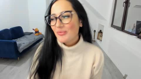 Anya online show from 12.20.25