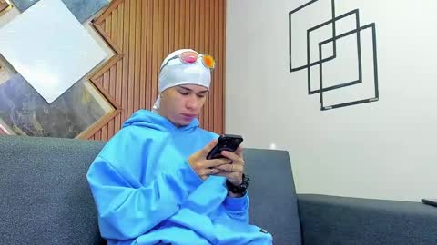 anyelo_sexyhot online show from 02.10.25