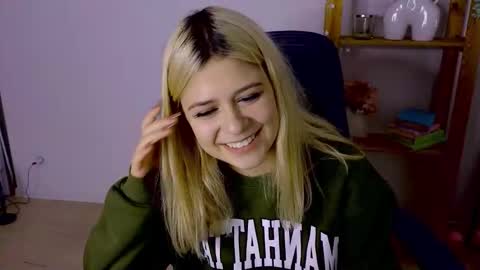 ApheliaStar online show from 11.12.25