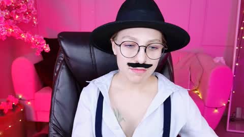 Snapshot of aphexqueen chatting on 12.13.24 APHEX QUEEN online show from 12.13.24