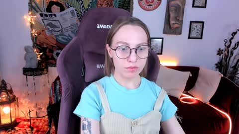 Snapshot of aphexqueen chatting on 01.22.25 APHEX QUEEN online show from 01.22.25