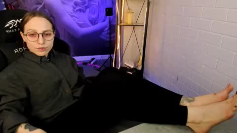 Snapshot of aphexqueen chatting on 02.27.25 APHEX QUEEN online show from 02.27.25