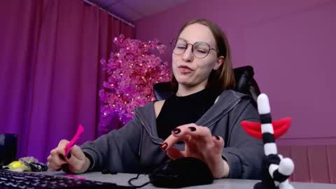 Snapshot of aphexqueen chatting on 02.28.25 APHEX QUEEN online show from 02.28.25